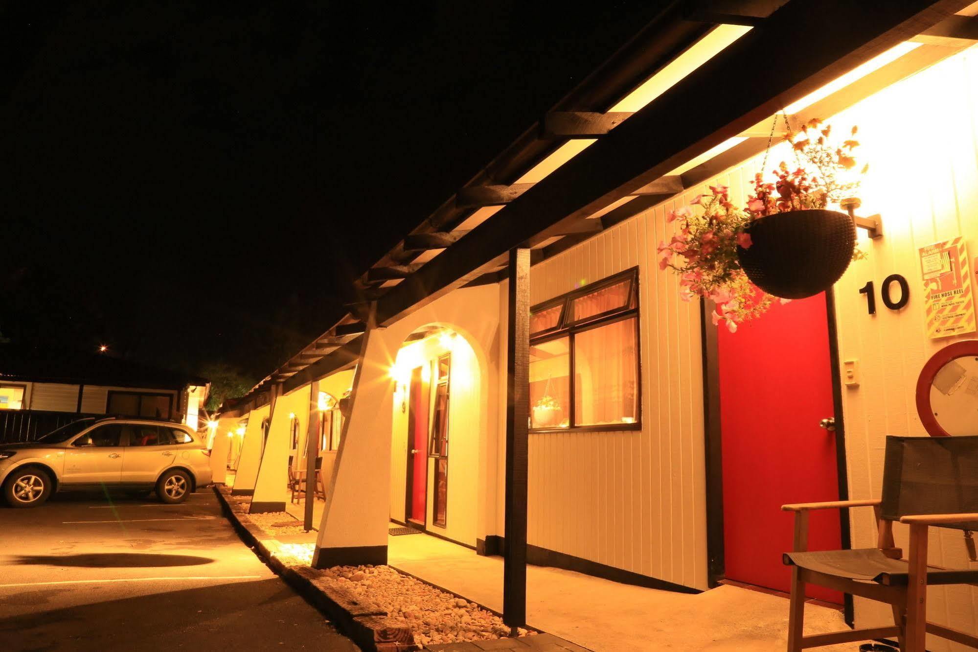 Papakura Motor Lodge & Motel Buitenkant foto