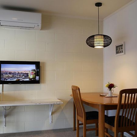 Papakura Motor Lodge & Motel Buitenkant foto